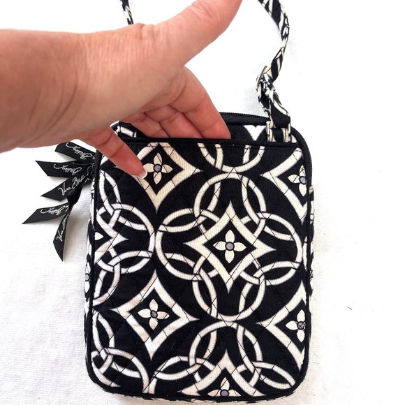 Vera Bradley Messenger Bag Black & White - Picture 14 of 15